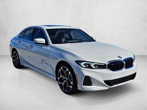 New 2026 BMW 330i Sedan w/ Convenience Package image 7