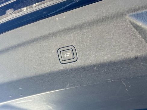 Certified 2024 Chevrolet Suburban Premier image 14