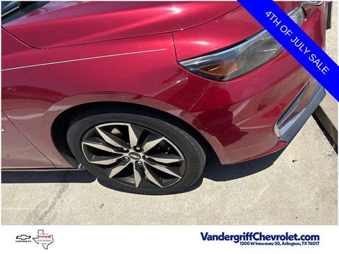 Used 2018 Chevrolet Malibu LT w/ Leather Package FWD image 5