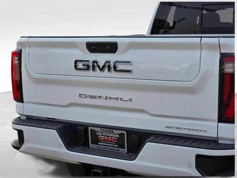New 2026 GMC Sierra 2500 Denali Ultimate AWD/4WD image 13