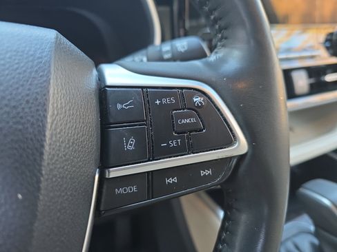 Used 2023 Toyota Highlander Limited image 20