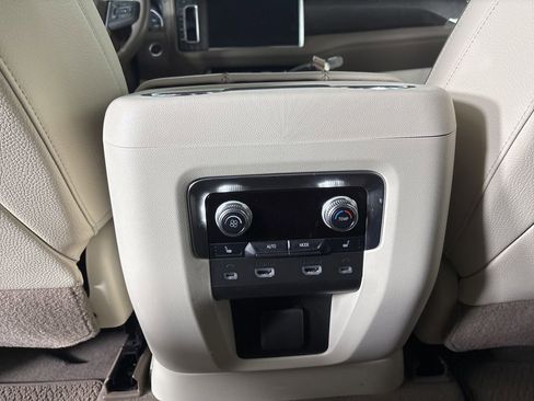 Used 2021 GMC Yukon XL Denali image 24