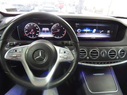 Used 2018 Mercedes-Benz S 560 Sedan image 17