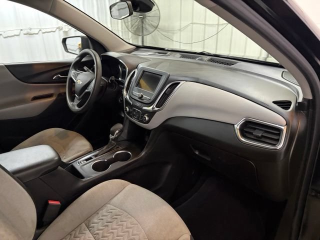 Used 2022 Chevrolet Equinox LS w/ LS Convenience Package FWD image 18