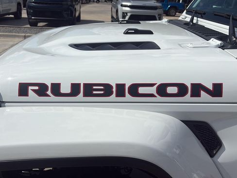 Used 2024 Jeep Gladiator Rubicon AWD/4WD image 9