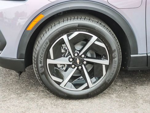 New 2026 Chevrolet Equinox EV LT image 9