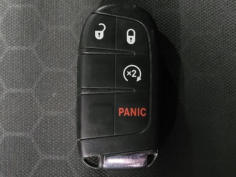 Used 2019 Jeep Compass Latitude w/ Popular Equipment Group FWD image 32