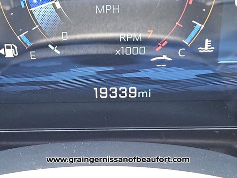 Used 2025 Chevrolet Equinox ACTIV w/ Safety and Technology Package FWD image 16