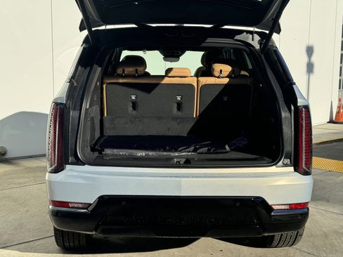 New 2025 Cadillac Escalade IQ Sport 2 w/ LPO, ONYX Package image 9