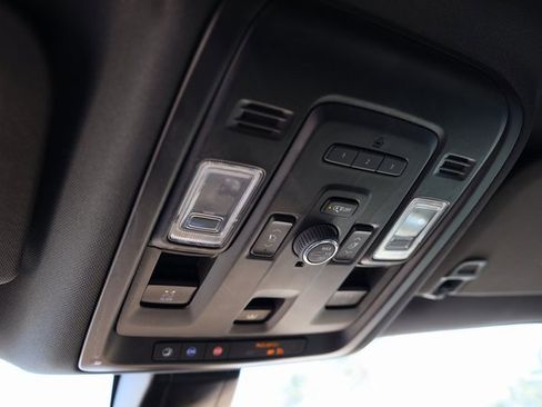 Used 2022 Chevrolet Tahoe Premier image 25