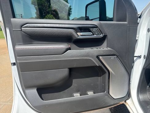 Used 2024 GMC Sierra 2500 AT4X AWD/4WD image 14