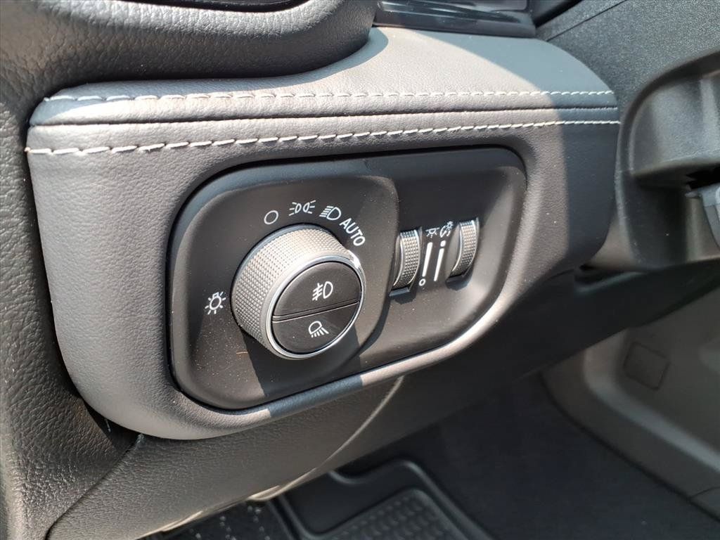 New 2026 RAM 2500 Limited AWD/4WD image 22