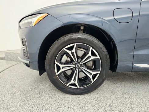 Certified 2022 Volvo XC60 T8 Inscription Expression w/ Climate Package image 36