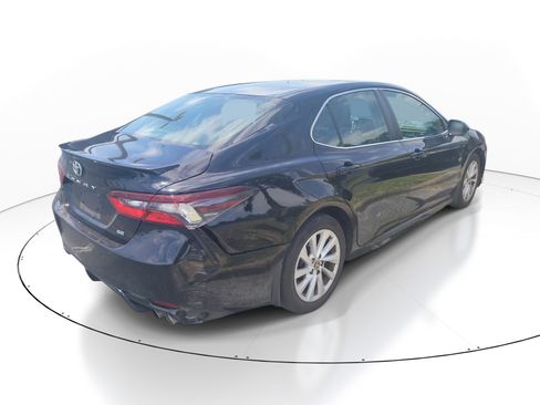 Used 2022 Toyota Camry SE FWD image 7
