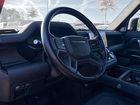 Used 2024 Land Rover Defender 130 X-Dynamic SE image 11