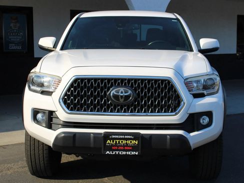 Used 2019 Toyota Tacoma TRD Off-Road RWD image 2