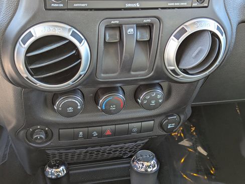 Used 2014 Jeep Wrangler Sahara w/ Connectivity Group image 18