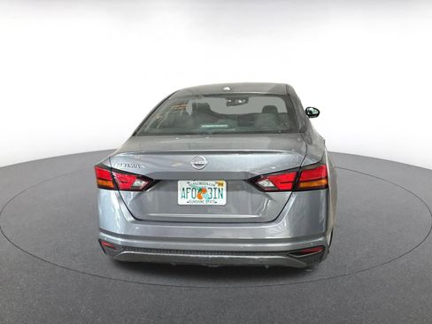 Used 2025 Nissan Altima 2.5 SV image 8