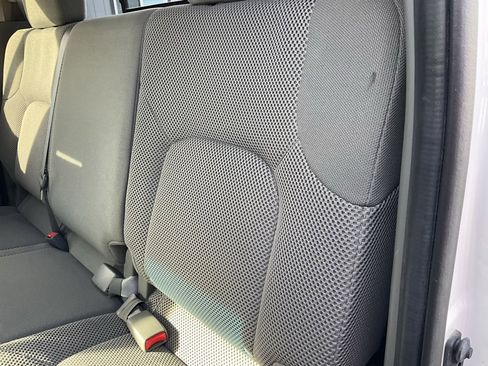 Used 2021 Nissan Frontier SV w/ Midnight Edition Floor Mats image 27
