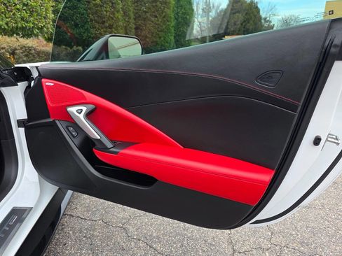 Used 2017 Chevrolet Corvette Stingray Coupe image 32