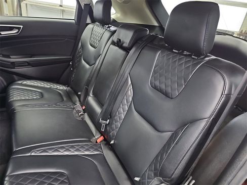 Used 2024 Ford Edge Titanium image 13