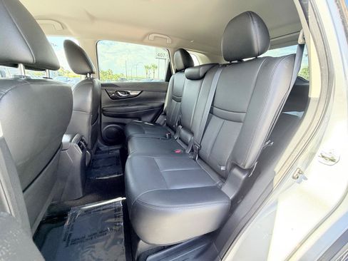 Used 2019 Nissan Rogue SL AWD/4WD image 9