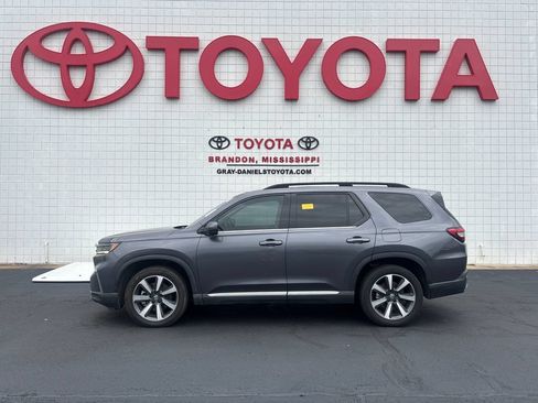 Used 2023 Honda Pilot Elite image 4