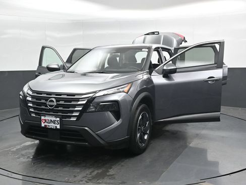 Used 2025 Nissan Rogue SV AWD/4WD image 46