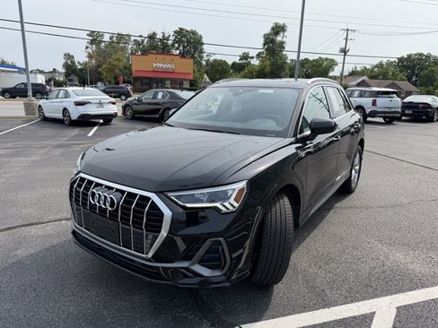 Used 2023 Audi Q3 2.0T Premium Plus w/ Premium Plus Package AWD/4WD image 4