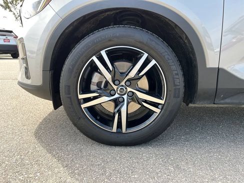 Used 2023 Volvo XC40 B5 Plus AWD/4WD image 31