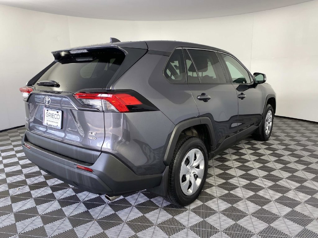 Used 2024 Toyota RAV4 LE AWD/4WD image 9