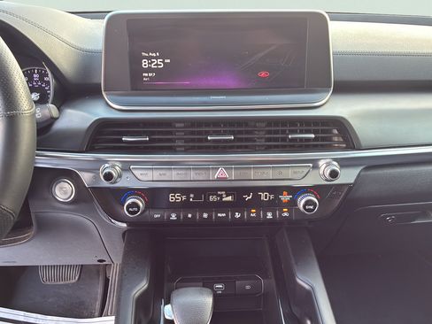Used 2022 Kia Telluride LX FWD image 29