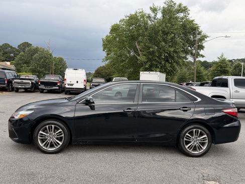 Used 2017 Toyota Camry SE FWD image 9