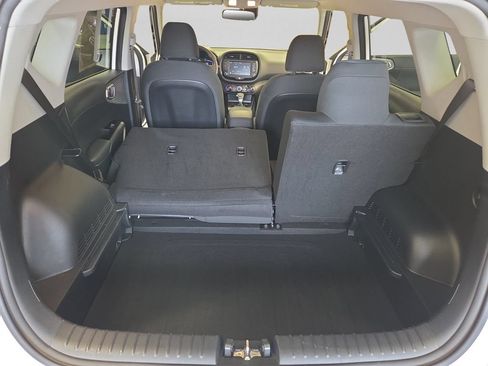 Used 2025 Kia Soul LX FWD image 25