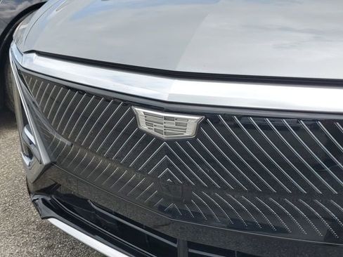 Used 2024 Cadillac Lyriq Tech AWD/4WD image 5
