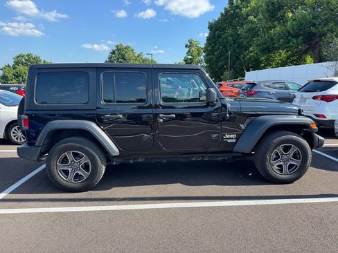 Used 2018 Jeep Wrangler Unlimited Sport S AWD/4WD image 11