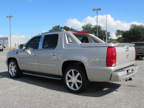 Used 2008 Cadillac Escalade EXT image 4