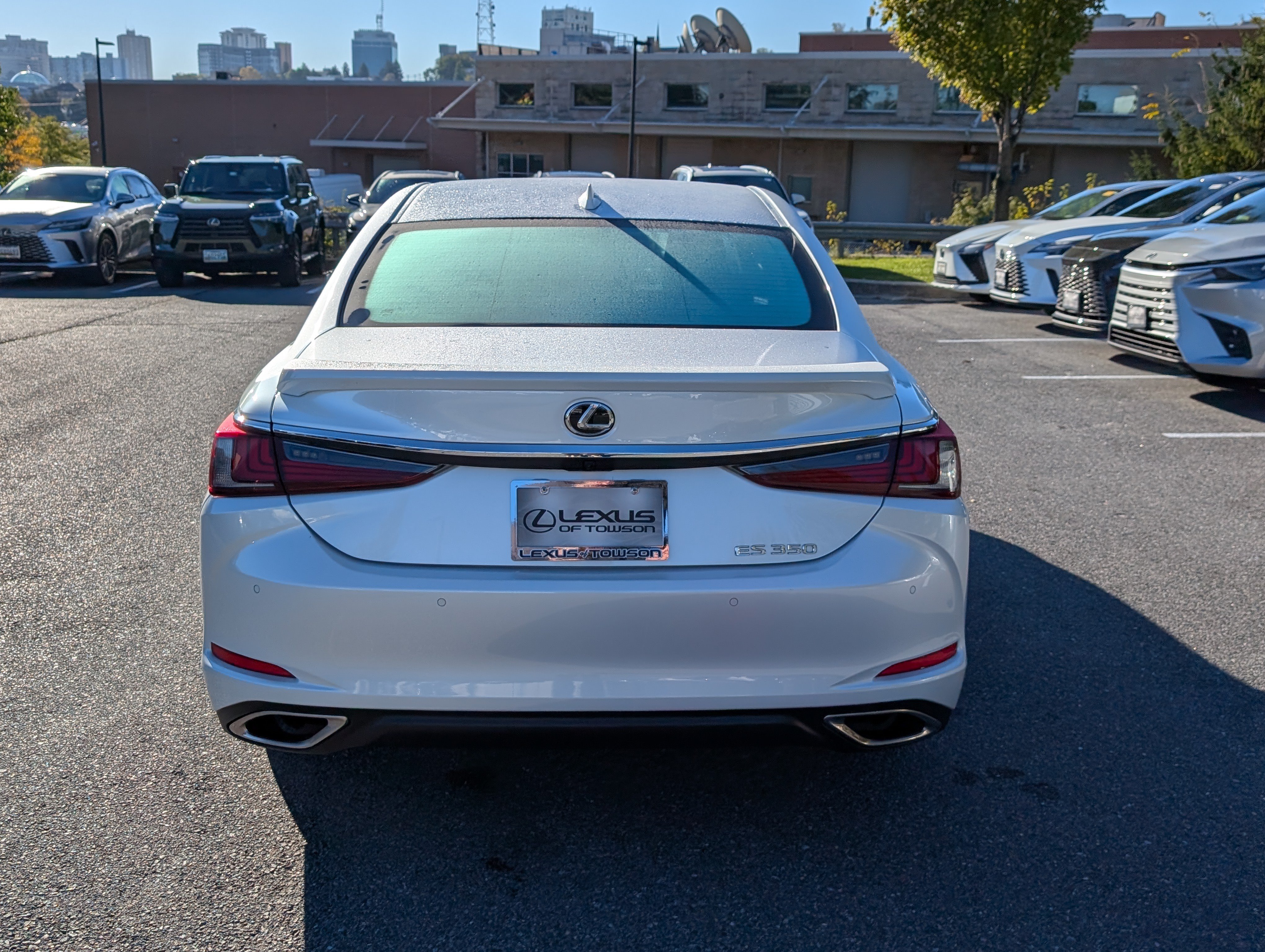 Used 2025 Lexus ES 350 w/ Premium Package FWD image 4