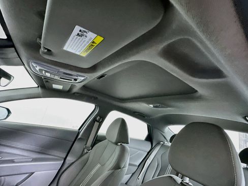 Used 2025 Hyundai Elantra SEL FWD image 26