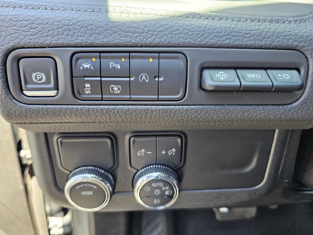 Used 2024 GMC Yukon Denali RWD image 25