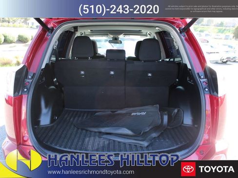 Used 2018 Toyota RAV4 XLE image 10