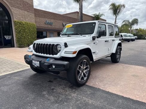 Used 2024 Jeep Wrangler Unlimited AWD/4WD image 4