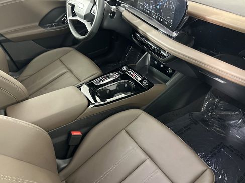 Used 2025 Audi Q6 e-tron Premium w/ Convenience Package image 15