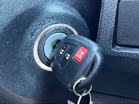 Used 2014 Toyota RAV4 XLE image 17