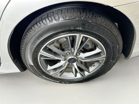 Used 2013 Toyota Camry LE image 11