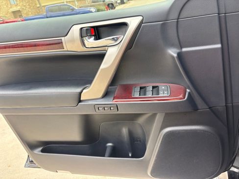 Used 2017 Lexus GX 460 Premium image 23