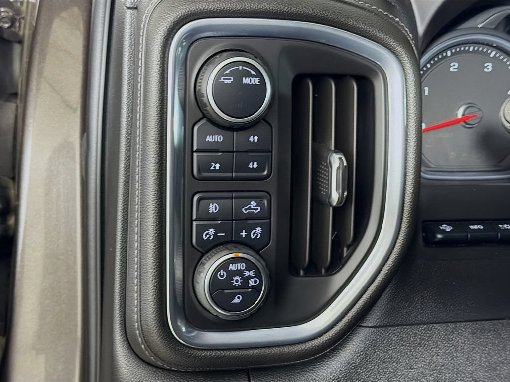 Used 2020 Chevrolet Silverado 2500 High Country w/ Technology Package AWD/4WD image 11