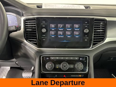Used 2023 Volkswagen Atlas Cross Sport SEL AWD/4WD image 18