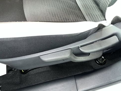 Used 2022 Nissan Versa SV FWD image 14