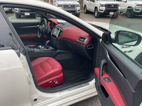 Used 2023 Maserati Ghibli Modena Q4 image 38